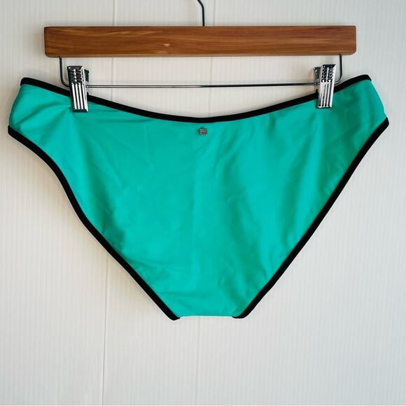 Fabletics Bajan Hipster bikini bottoms NWT size large - Picture 8 of 8